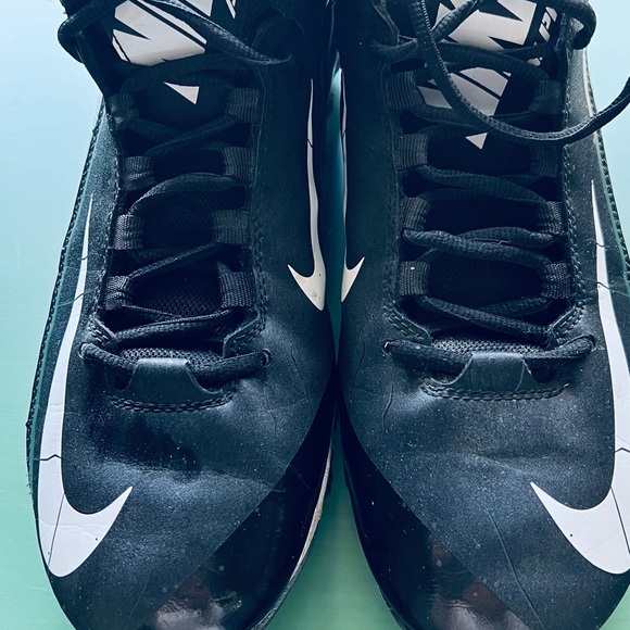 Nike Alpha Black and White Cleats - Picture 3 of 6